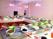 You must order six dishes to eat the small hot pot