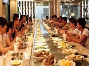 Why is the rotating hot pot equipment popular all over the country?