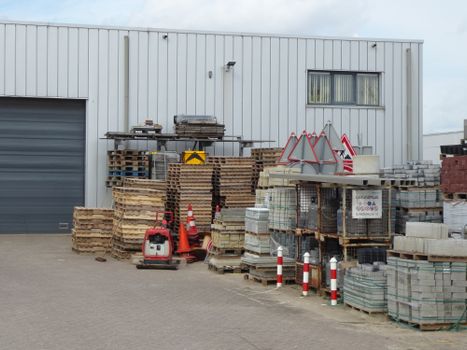 Overcoming Pet Supply Logistics Challenges for B2B