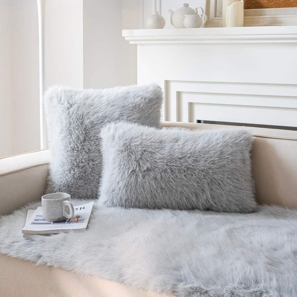 Custom Handmade Soft Fluffy Plush Luxury Cushion with Fur for Living Room Decoration