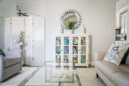 Home Decor Company Expansion News: B2B Impact