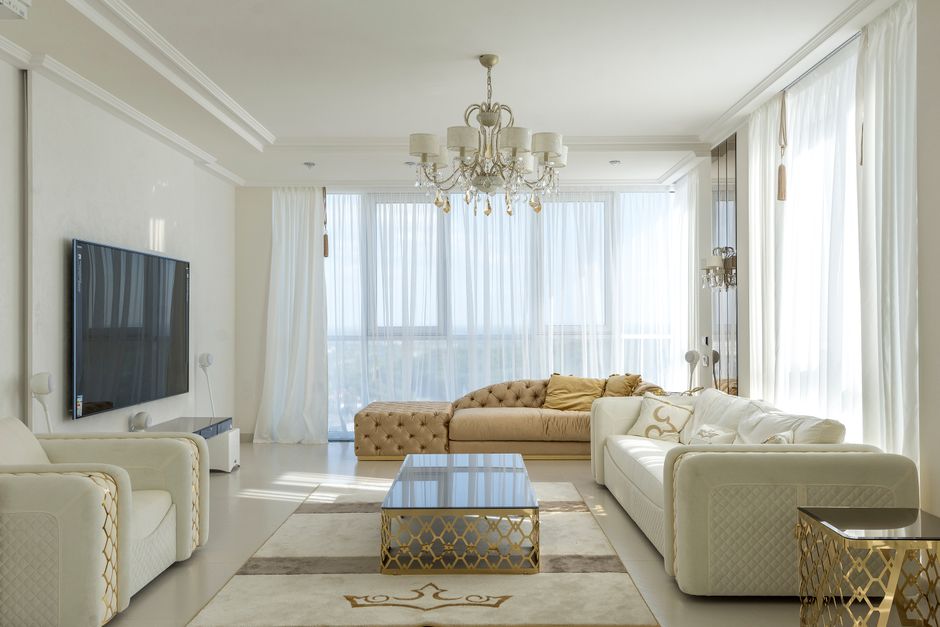 2. LuxeWeave: High-End Curtains and Drapery