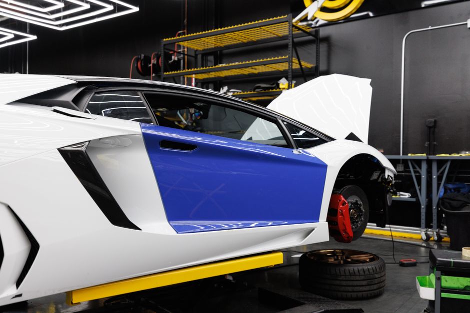 What customization options are available for car maintenance equipment?