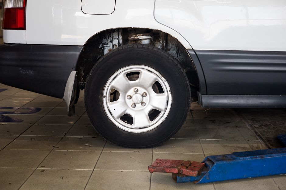 2. Wheel Alignment Machine – Precision for Tire Wear and Handling