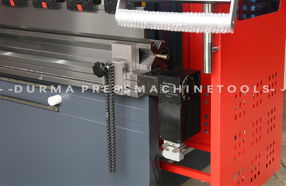 Durmapress CNC Hydraulic Press Brake 200T 3200mm with Bending Tools