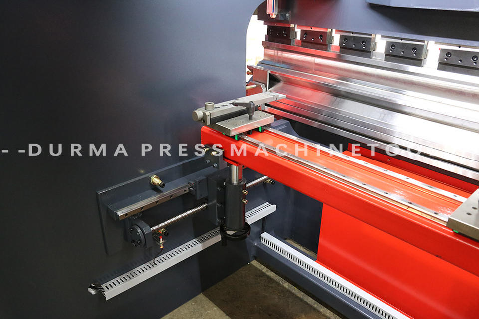 Durmapress CNC Hydraulic Press Brake 200T 3200mm with Bending Tools
