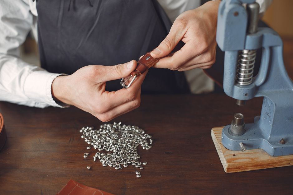 Introduction: Is a Hydraulic Press Right for Your Small Business?