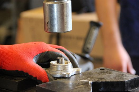 7 Best Hydraulic Presses for Metal Forming in Your Shop