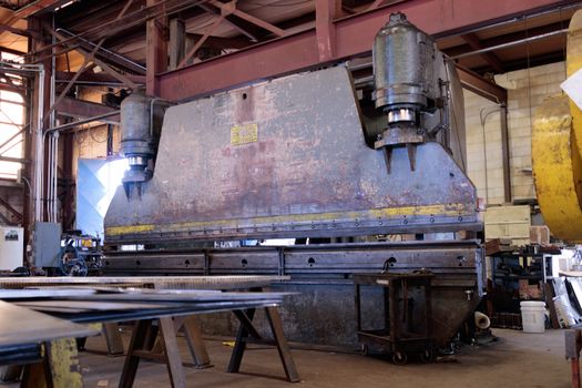 Custom Hydraulic Press Options: B2B Buyer's Guide