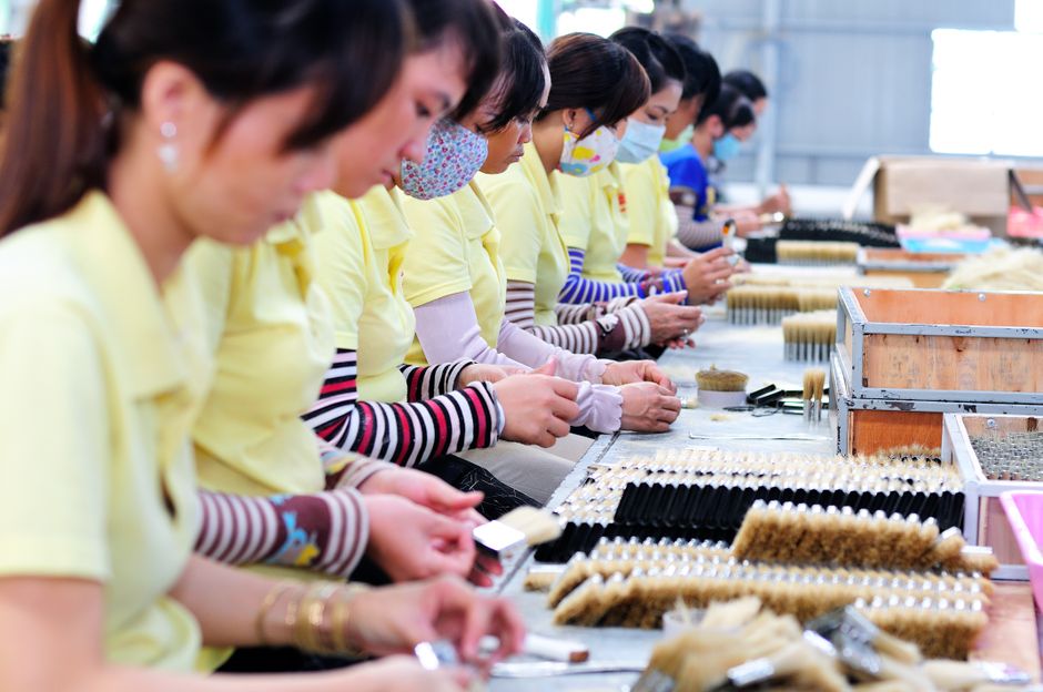 Key Factors to Evaluate a Brush Machine Manufacturer