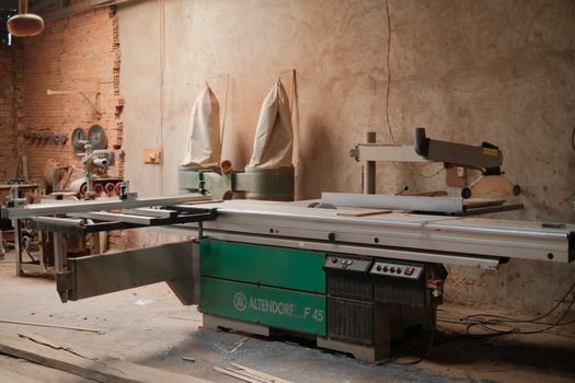 Can You Customize a Nail Making Machine? A Complete Guide