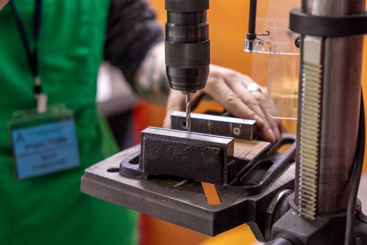 Nail Making Machine Training: Operator Guide for Efficiency