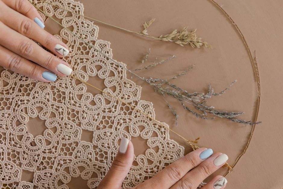 How Does a Nail Making Machine Work?