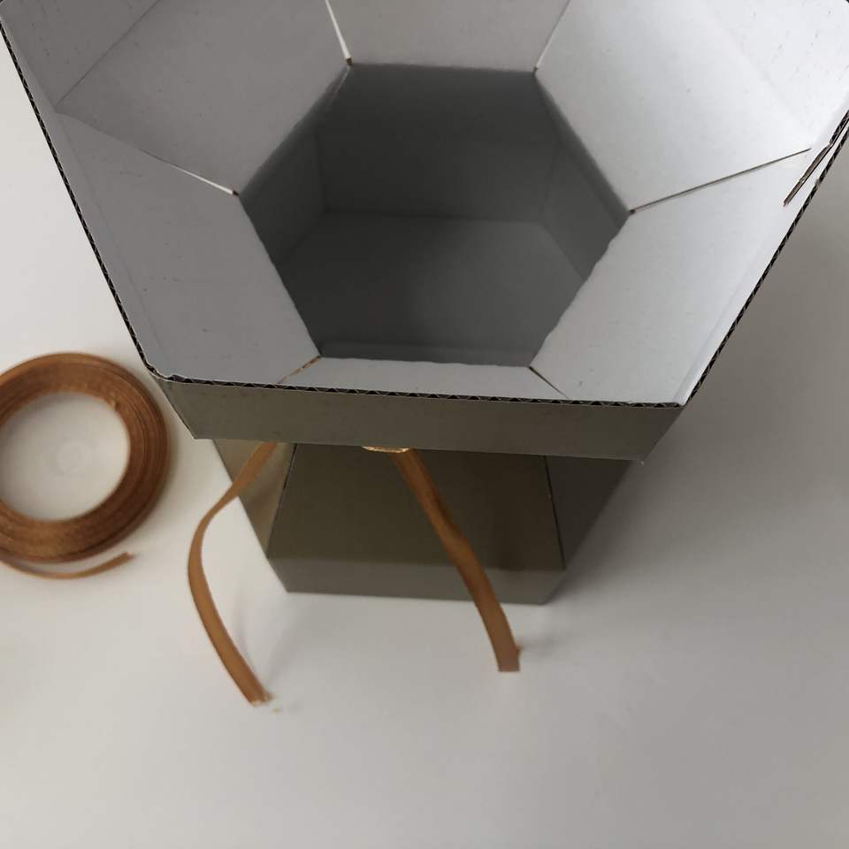 Wholesale Custom Cardboard Cupcake Bouquet Box with Invisible Tray - Eco-Friendly Gift Packaging