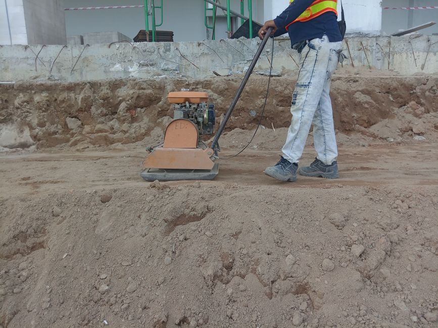2. Compact Piston Compressors for Light-Duty Tasks