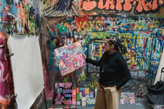 Spray Painting Canvas for Retail Displays: Creative Uses Guide