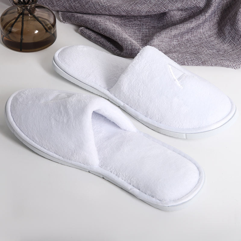 CE-Certified Coral Fleece Disposable Hotel Slippers – Custom Logo, Comfortable Guest Room Amenity