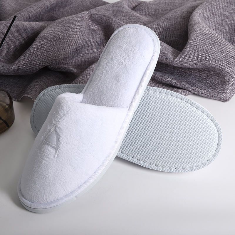 Eco-Friendly Closed Toe Hotel Slippers – Recyclable & Customizable for Guests