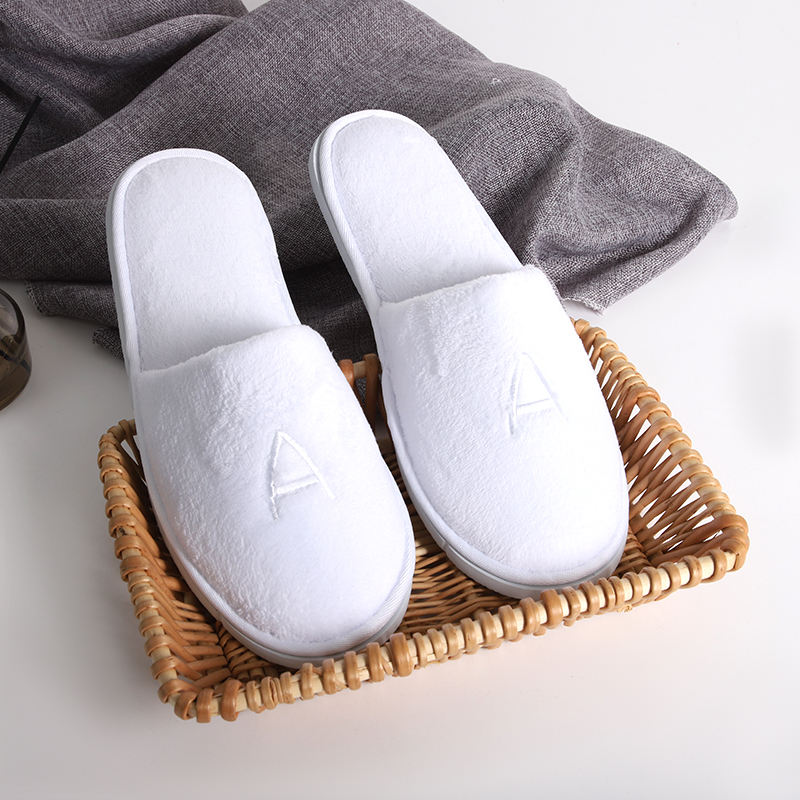 CE-Certified Coral Fleece Disposable Hotel Slippers – Custom Logo, Comfortable Guest Room Amenity