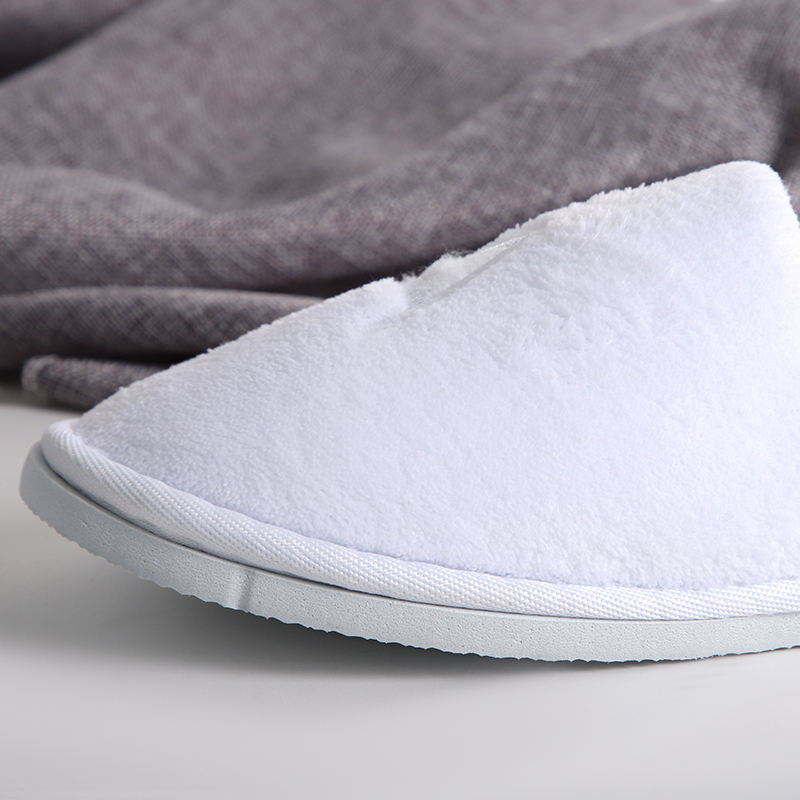 CE-Certified Coral Fleece Disposable Hotel Slippers – Custom Logo, Comfortable Guest Room Amenity