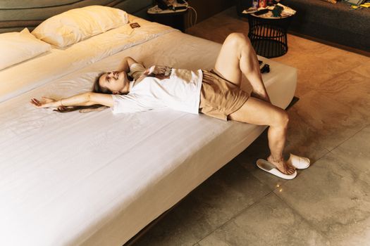 Hotel Slippers vs Spa Slippers: Key Differences for Businesses