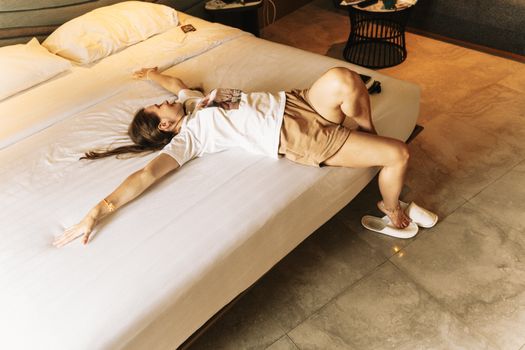 Where to Buy Hotel Slippers Online: 2025 Guide