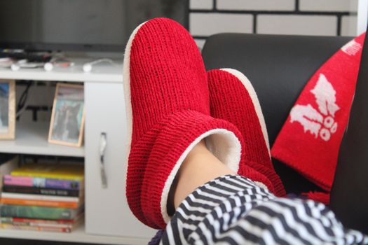 Hotel Slippers vs Regular Slippers: Key Differences