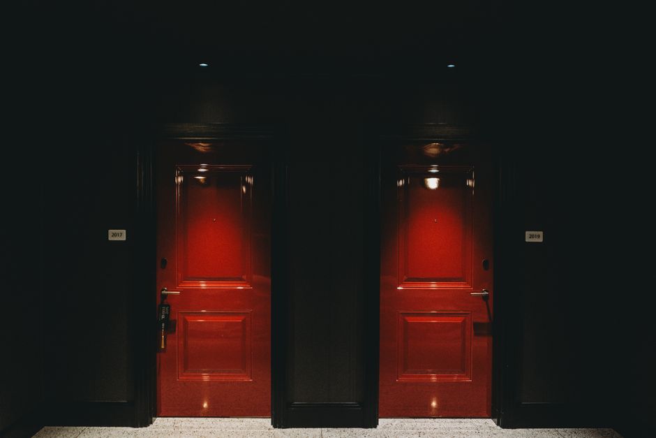 The Mystery of the Thin Hotel Slipper