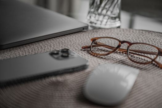 Eyeglass Accessories Tech Partnerships: Future Innovations