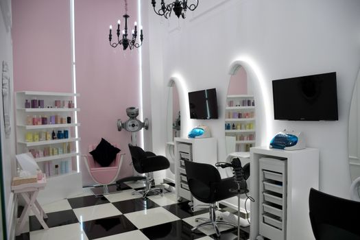 أفضل شركات التجميل للاستثمار في 2024: تحليل شامل