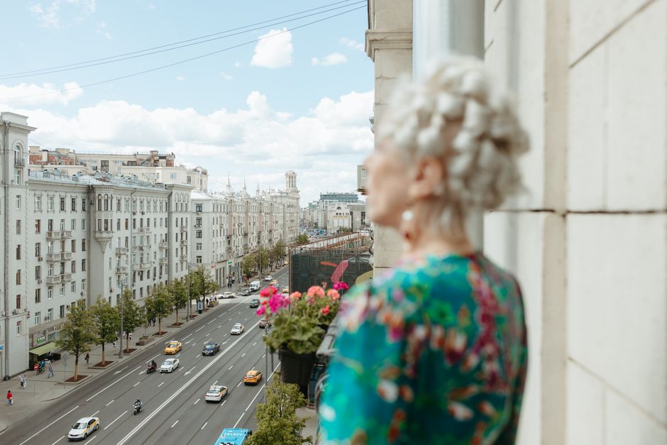 Новинки в мире париков с сединой