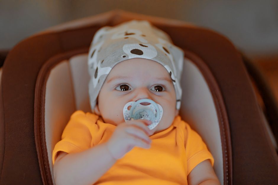 1. Assento de Carro Bebê Conforto: O Clássico para Recém-Nascidos
