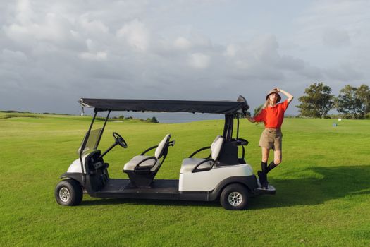 Carros de Golfe com Capota: Proteção e Estilo