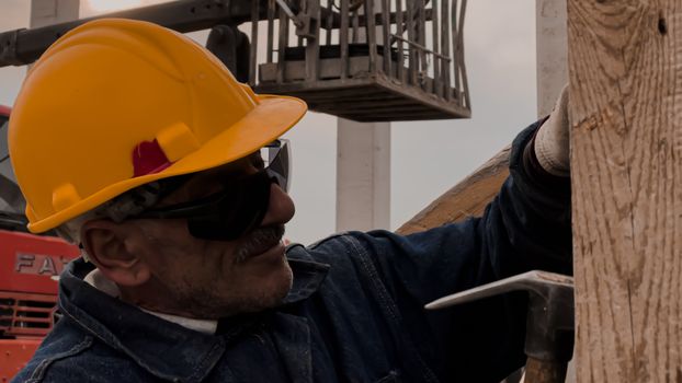 Capacete Aba Frontal: Proteção e Estilo no Trabalho