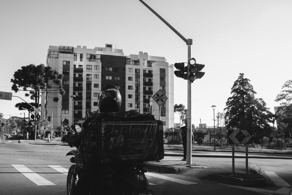 Introdução: A Importância do Capacete Certo para Motoboys