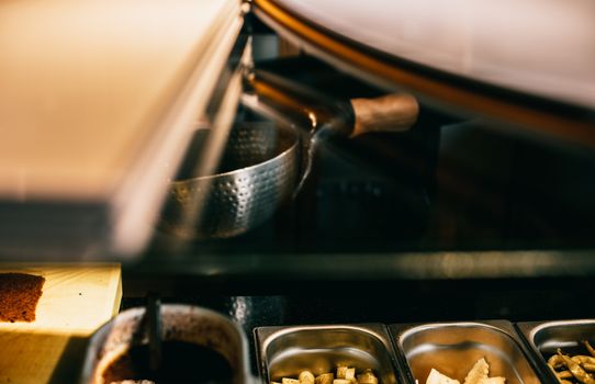 Kuchenmischer mit Schüsselheizung: Sinnvoll? Vorteile & Tipps