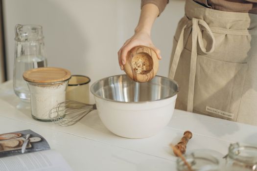 Edelstahlschüssel beim Kuchenmischer: Vorteile & Tipps