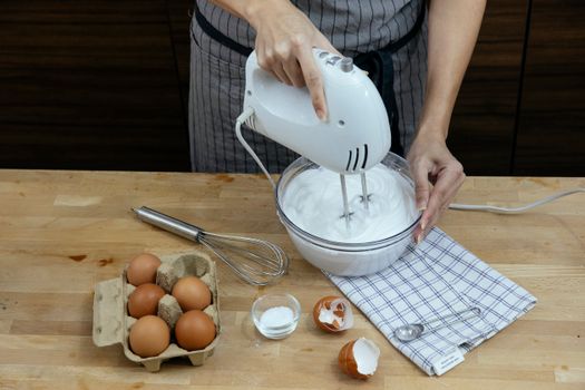 Kuchenmischer vs. Handmixer: Was ist besser?