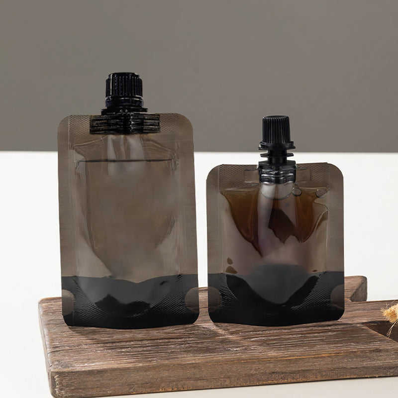 Mini Spout Pouch mit schwarzem Ausgießer – kleine, klare Plastikbeutel für Saft & Flüssigkeiten