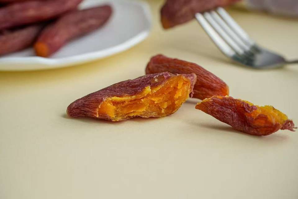 Getrocknete Süßkartoffelwürfel im Großgebinde – natürlicher Snack