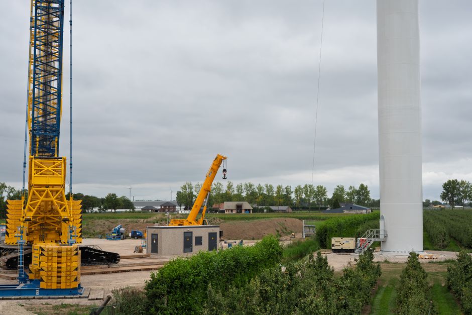 Comment les fondations influencent-elles l'installation d'une turbine ?