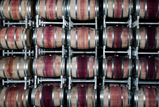 Solutions de racks d'empilage pour fûts et barils