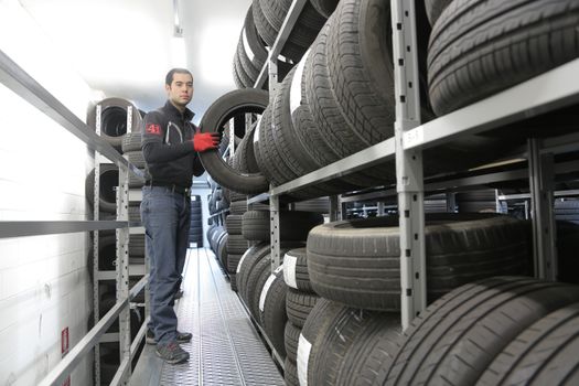 Racks d'empilage pour tôles : robustesse et sécurité
