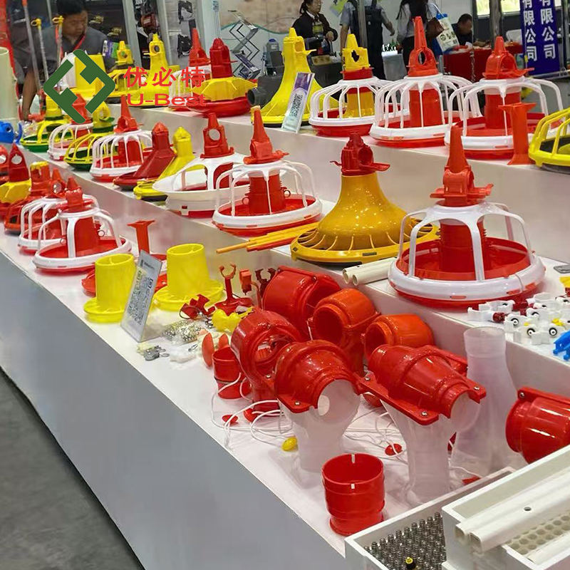 Distributeur automatique pour volaille en plastique pur - Abreuvoir et mangeoire