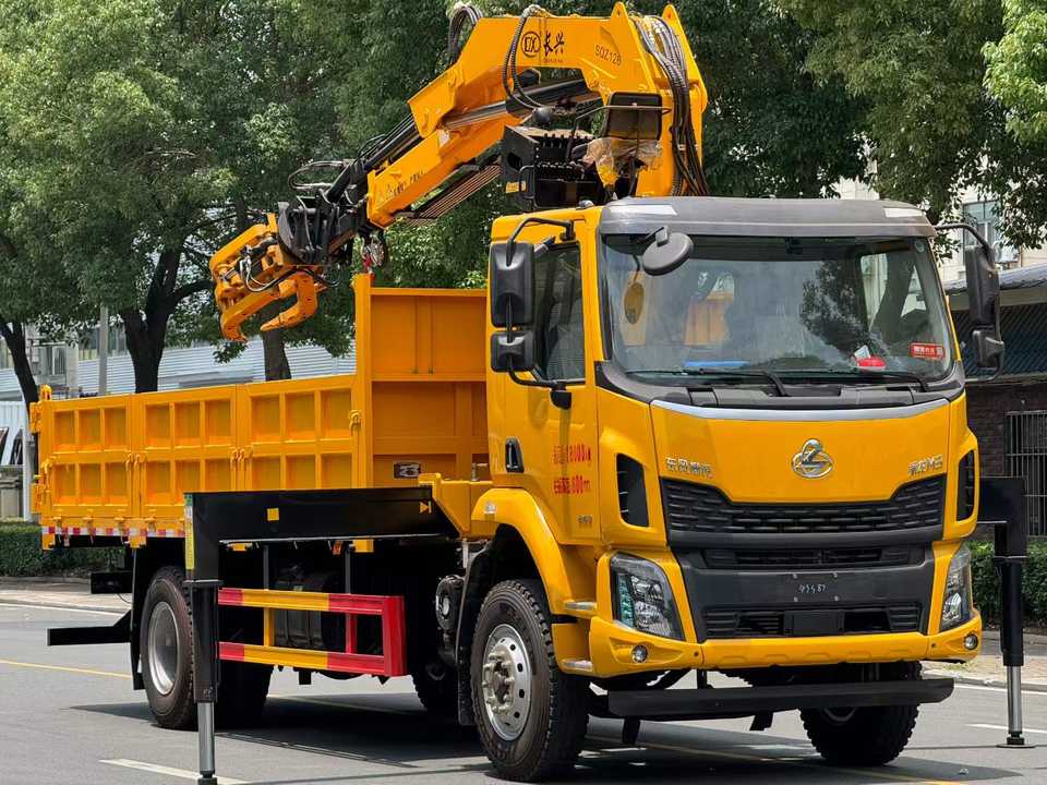 Grúa Hidráulica para Troncos de Alta Eficiencia con Brazo Articulado