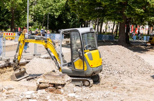 Excavadoras vs Miniexcavadoras: ¿Cuál Necesitas?
