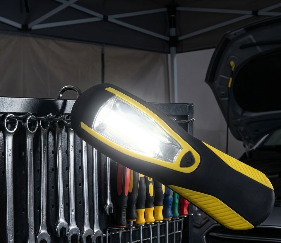 Luz de trabajo LED COB de 3W, magnética, impermeable IP65, con baterías AA