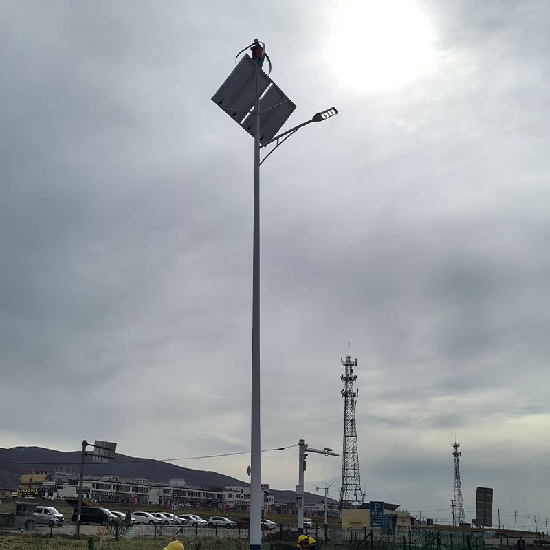 Lámpara Solar LED con Sensor de Movimiento y Ángulo Ajustable para Carreteras