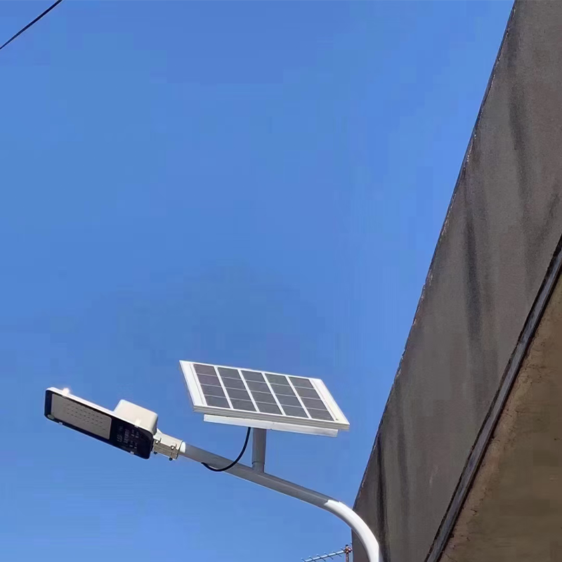 Farola Solar LED de Acero Inoxidable con Diseño Moderno para Áreas Residenciales