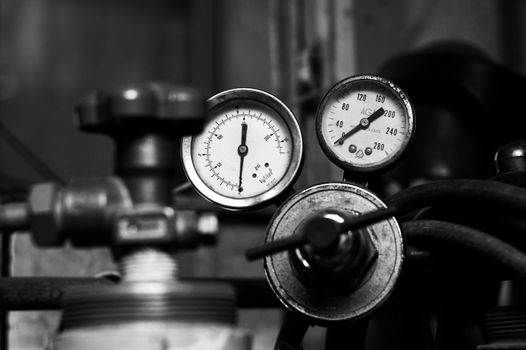 ガス調節器の交換時期は？安全のための目安とサイン